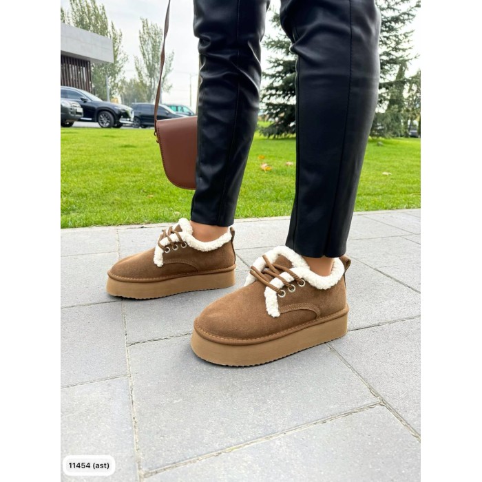 Угги женские натуральная замша цвет-рыжий зима на 35.5,36,40р.