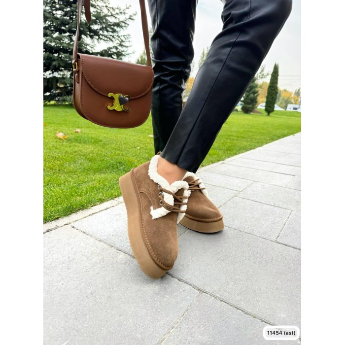 Угги женские натуральная замша цвет-рыжий зима на 35.5,36,40р.