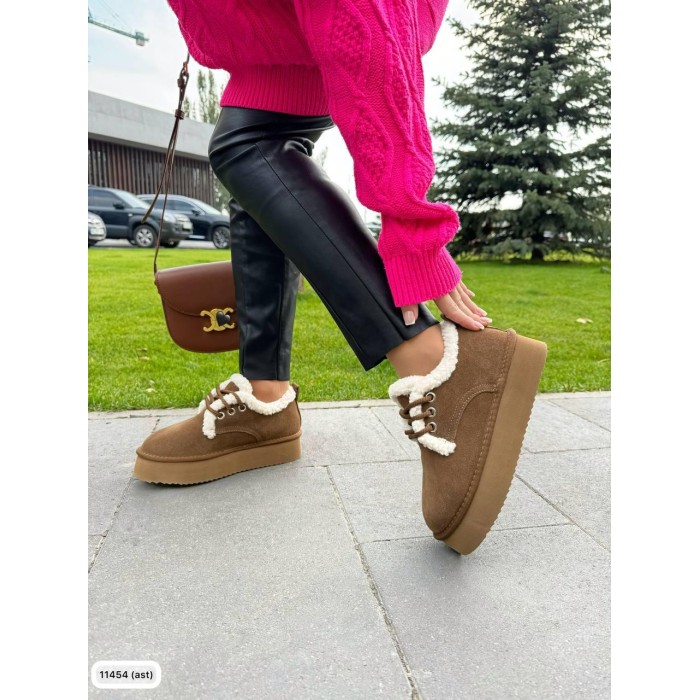 Угги женские натуральная замша цвет-рыжий зима на 35.5,36,40р.