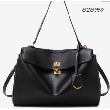 Сумка жіноча натуральна шкіра Чорна фурнітура золото