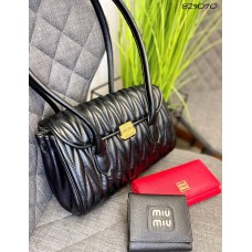 Сумка жіноча МіуМіу натуральна шкіра Чорна