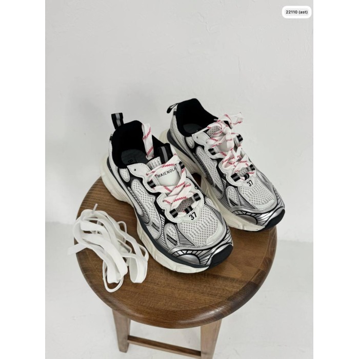 Кроссівки жіночі з екошкіри жіночі сріблясто-білі 37,38р