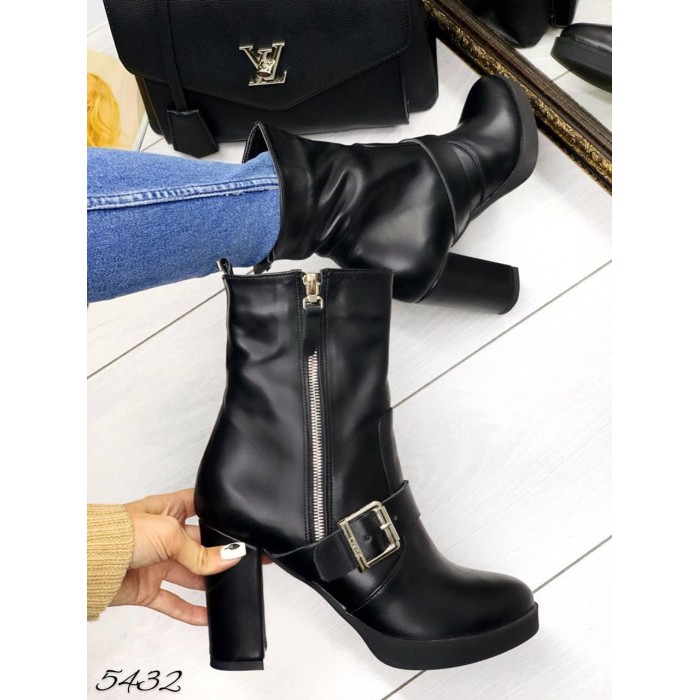 Черевики жіночі натуральна шкіра чорні демі 40р