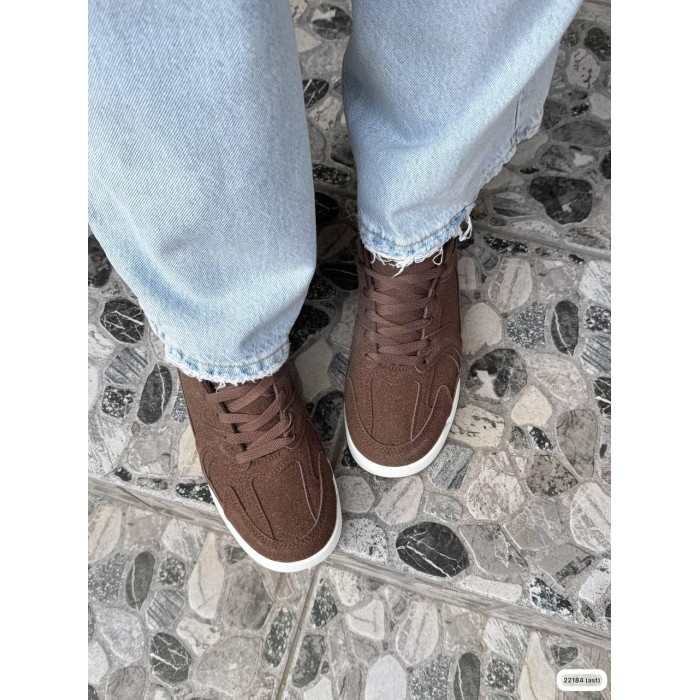 Кросівки жіночі натуральна замша колір:шоколад 39,41р.