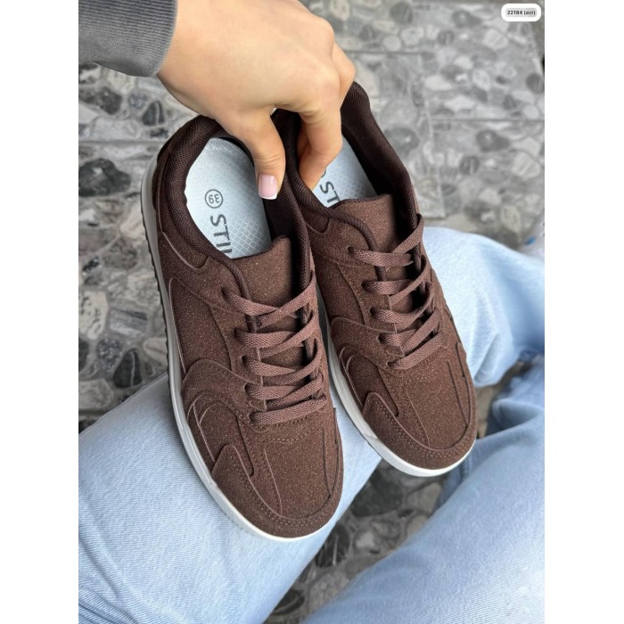 Кросівки жіночі натуральна замша колір:шоколад 39,41р.