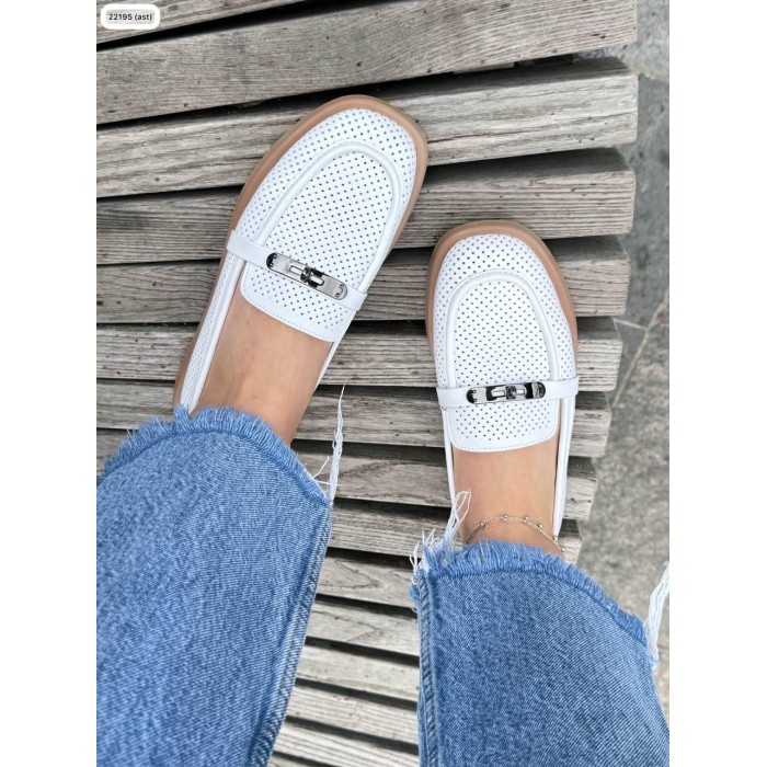 Туфлі/Лофери женские натуральна шкіра перфорація білі 36,39р