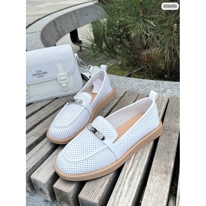 Туфлі/Лофери женские натуральна шкіра перфорація білі 36,39р