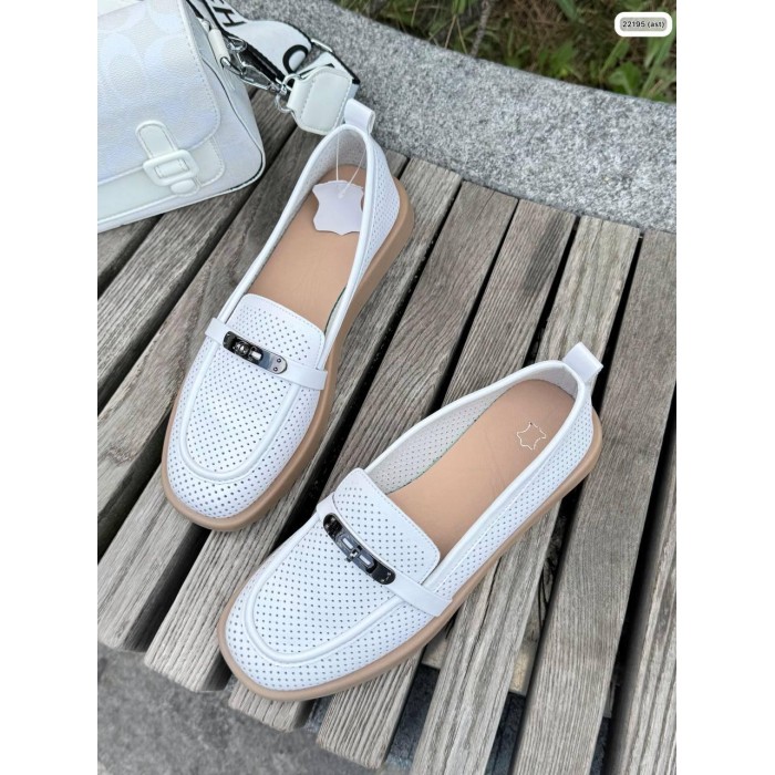Туфлі/Лофери женские натуральна шкіра перфорація білі 36,39р