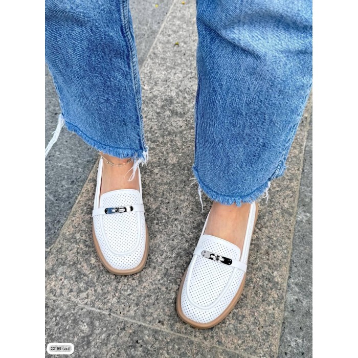 Туфлі/Лофери женские натуральна шкіра перфорація білі 36,39р