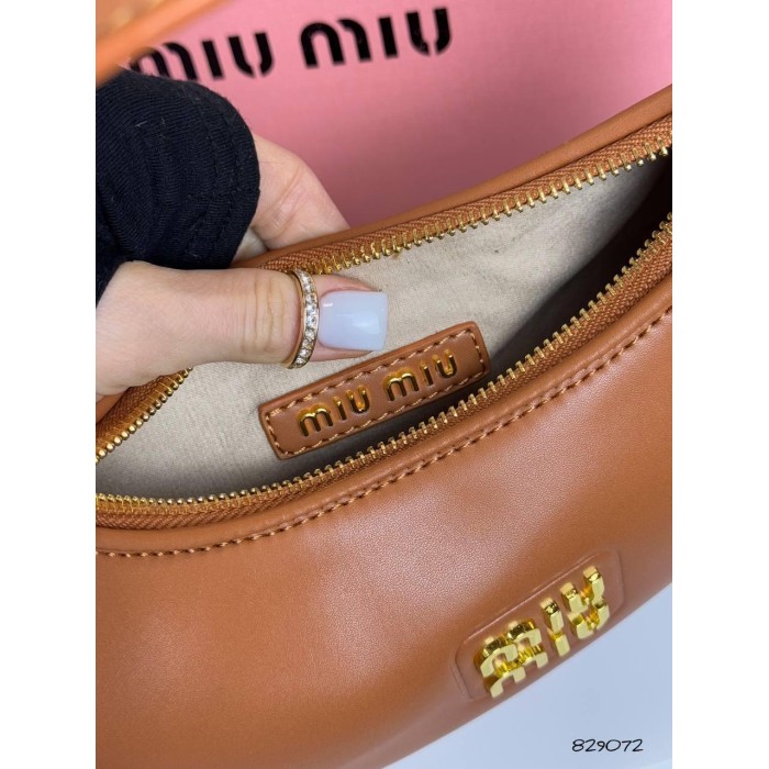 Сумка жіноча МіуМіу полу кругла натуральна шкіра Карамель, Чорна