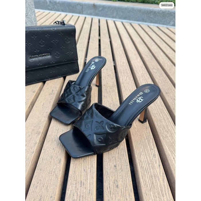 Сабо жіночі екошкіра колір чорний на 36,37р.