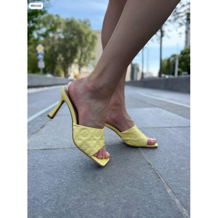 Сабо жіночі екошкіра колір жовтий на 35,36,37р.