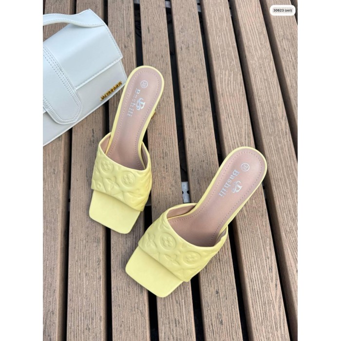 Сабо жіночі екошкіра колір жовтий на 35,36,37р.