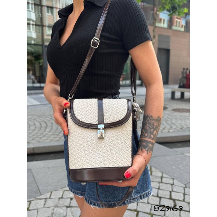 Сумка жіноча мішечок екошкіра люк комбінована колір: білий/ шоколадний, Чорний