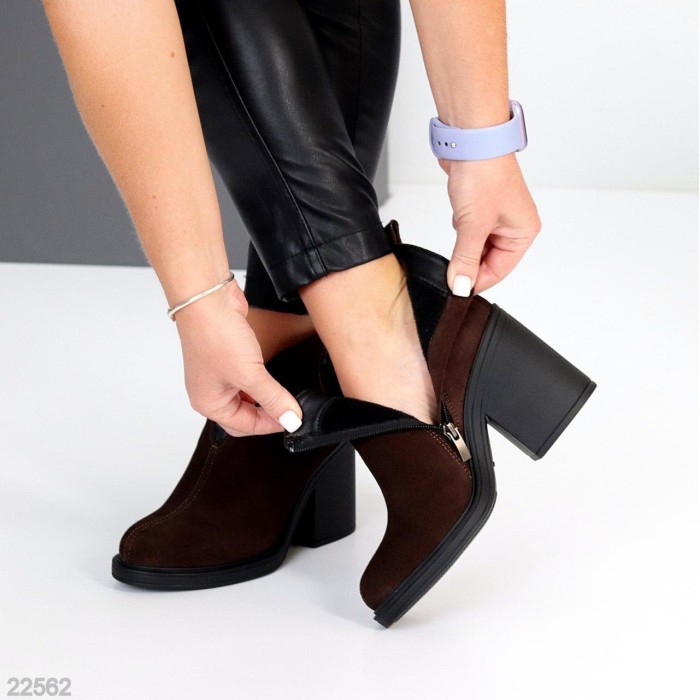 Ботильйони жіночі натуральна-замша колір-шоколад деми 37,38,39,40р