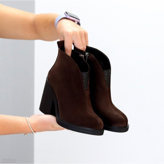 Ботильйони жіночі натуральна-замша колір-шоколад деми 37,38,39,40р