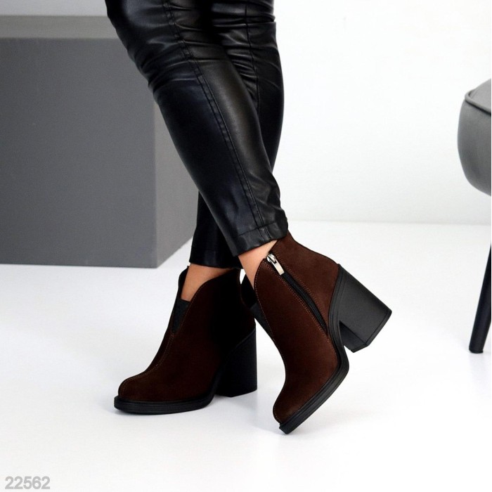 Ботильйони жіночі натуральна-замша колір-шоколад деми 37,38,39,40р