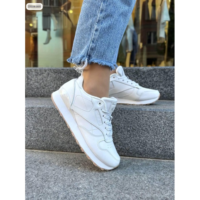 Кросівки жіночі натуральна шкіра білі 39р