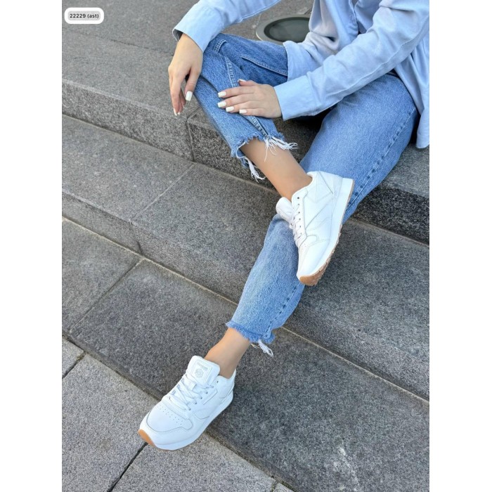 Кросівки жіночі натуральна шкіра білі 39р