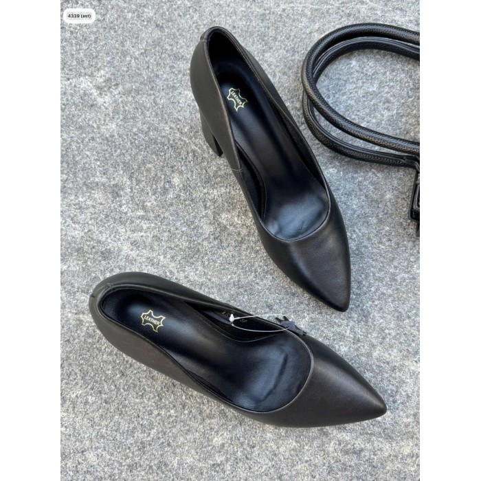 Туфлі жіночі натуральна шкіра чорні 39р