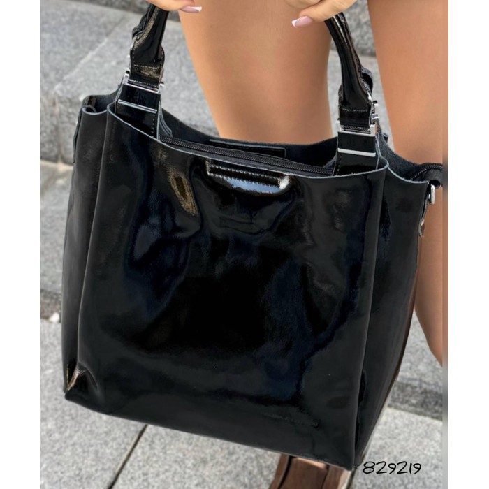 Сумка жіноча 3 відділення натуральна шкіра лак Чорна