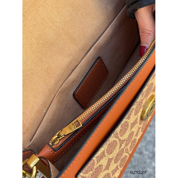 Сумка жіноча Coach 2 відділиз натуральної люкс шкіри Кемел, Капучино, Чорна