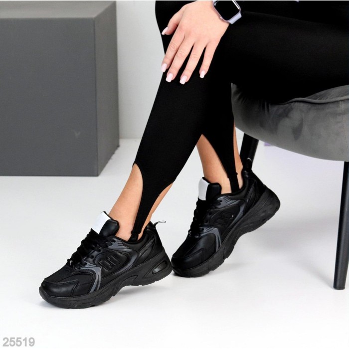 Кросівки жіночі еко-шкіра колір-чорний на 35.5р