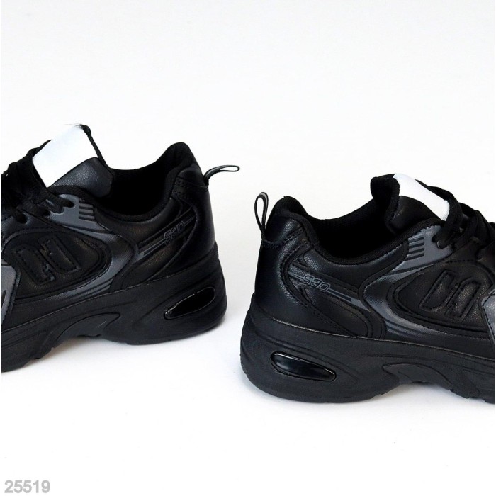 Кросівки жіночі еко-шкіра колір-чорний на 35.5р