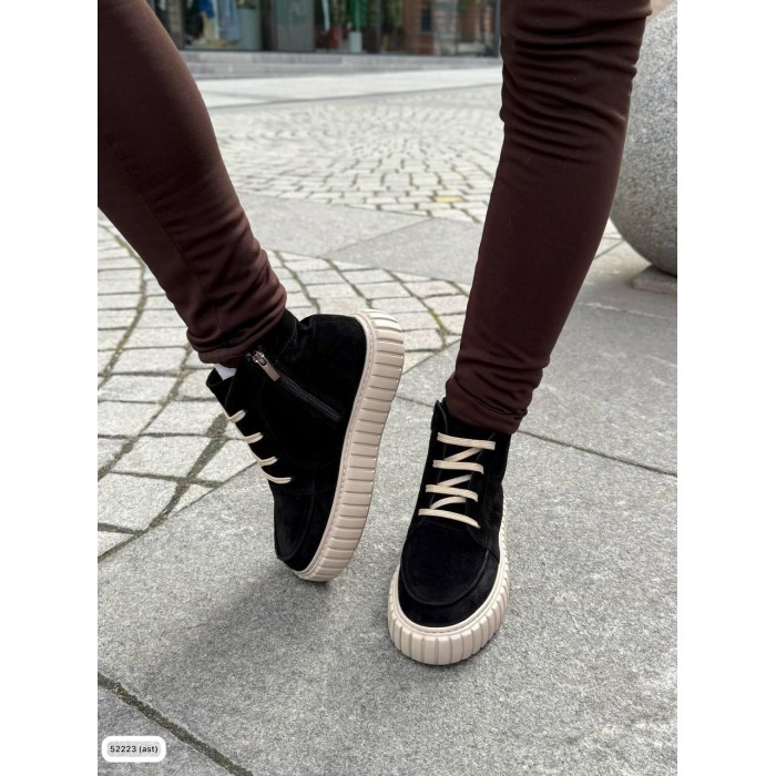 Черевики жіночі натуральна замша чорні деми 38,39р