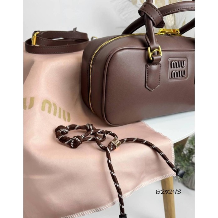 Сумка жіноча МіуМіу з брелком натуральна шкіра Шоколад