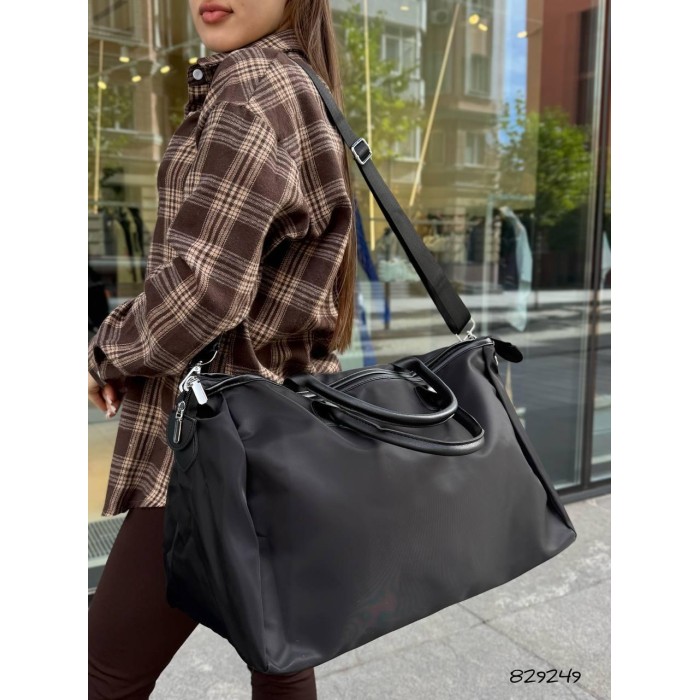 Сумка спорт текстиль и экокожа Черная