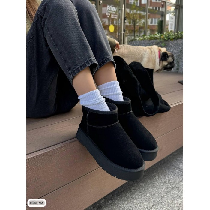 Уггі жіночі короткі натуральна замша /вовна колір: чорний зима 36,38,41р.