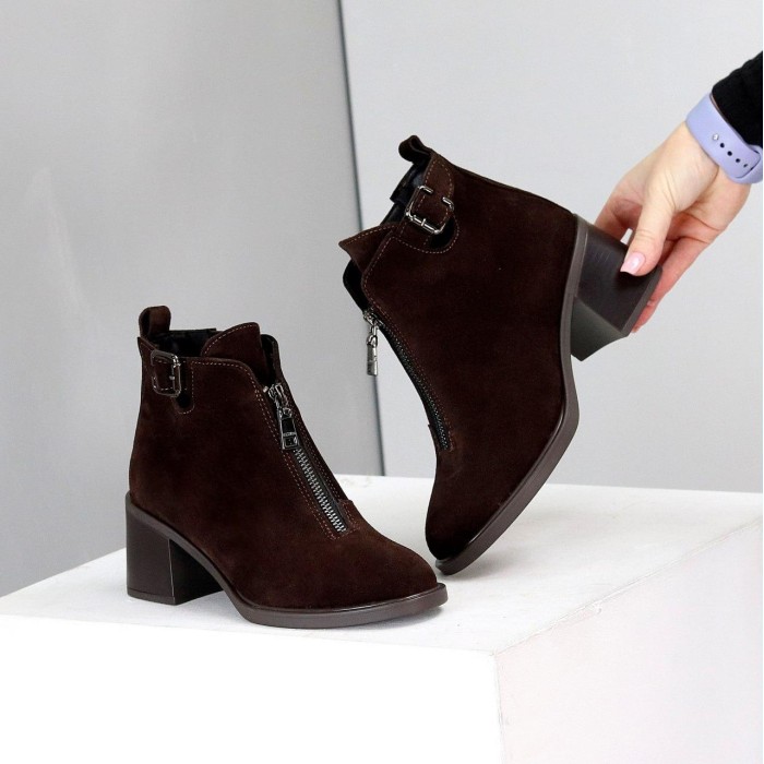 Ботильйони жіночі натуральная-замша колір-шоколад демі 37,40р