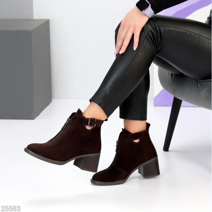 Ботильйони жіночі натуральная-замша колір-шоколад демі 37,40р