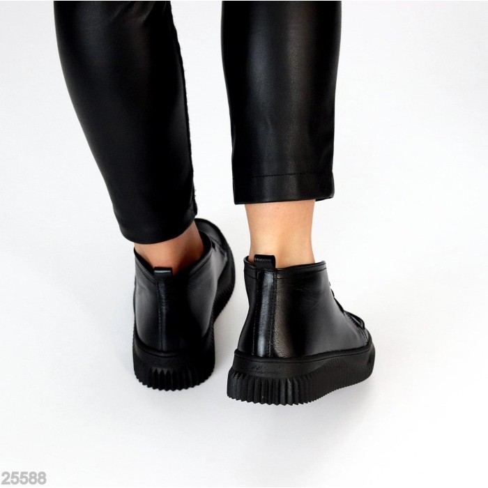 Черевики жіночі натуральна шкіра чорні демі на 36,40р