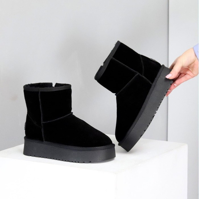 Уггі жіночі натуральна замша колір-чорний зима на 35.5р.