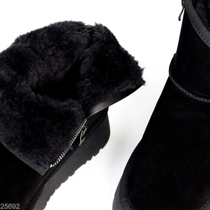 Уггі жіночі натуральна замша колір-чорний зима на 35.5р.