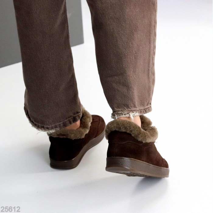 Кросівки жіночі натуральна-замша шоколад зима 36р