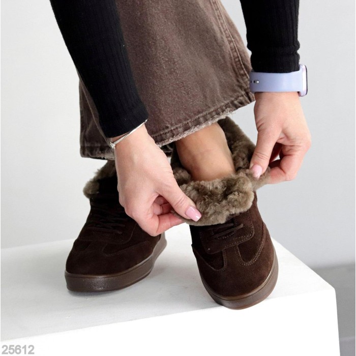 Кросівки жіночі натуральна-замша шоколад зима 36р