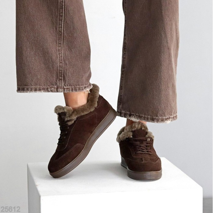 Кросівки жіночі натуральна-замша шоколад зима 36р