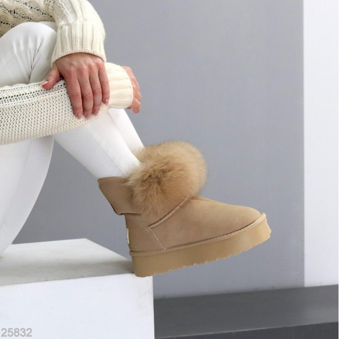 Уггі жіночі натуральна замша колір-беж зима 36р.