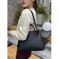 Сумка жіноча Боттега 2 відділення екошкіра колір: Чорний, Кемел, Вишня