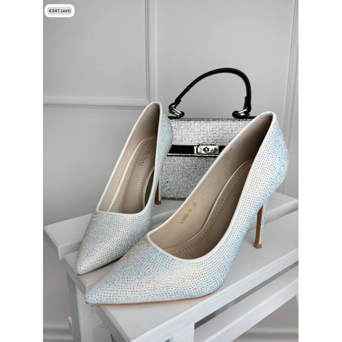 Туфли жіночі Даніелла зі стразами.екозамша 39,40р