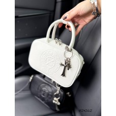 Сумка жіноча з брелоком натуральна шкіра фурнітура срібло Біла,Чорна