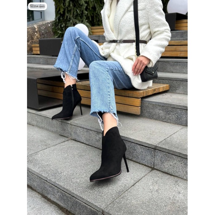 Ботильйони жіночі демі натуральна замша преміум колір:чорний 40р