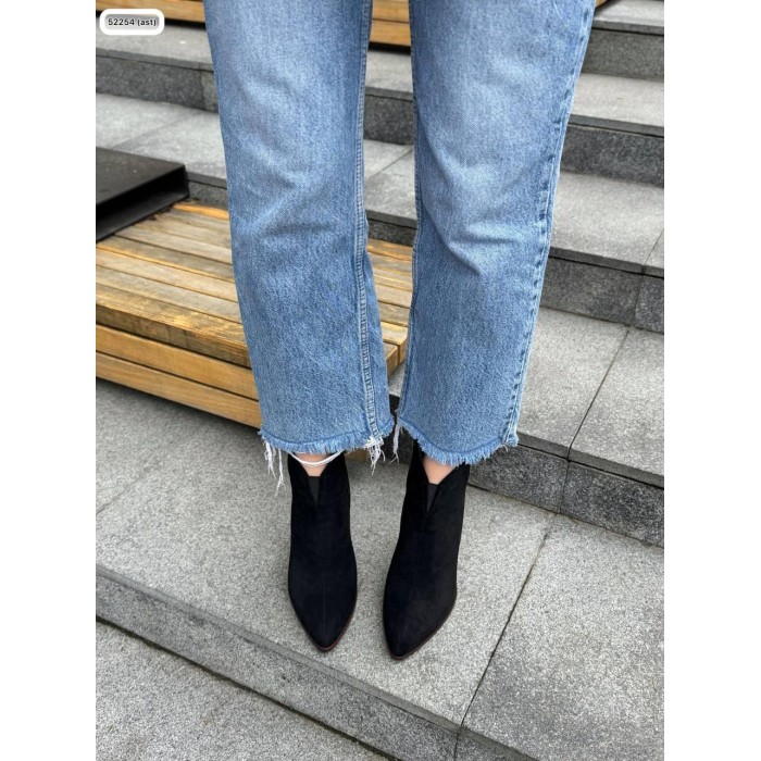 Ботильйони жіночі демі натуральна замша преміум колір:чорний 40р