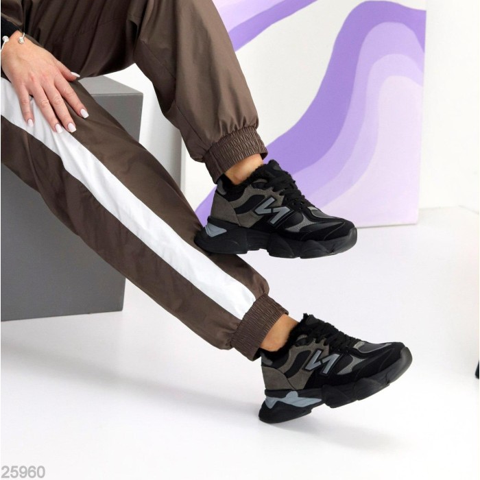 Кроссовки женские эко-кожа/эко-замша черные зима на 35р