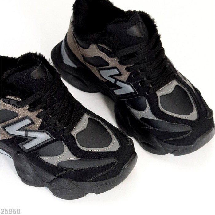 Кроссовки женские эко-кожа/эко-замша черные зима на 35р