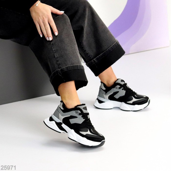 Кросівки жіночі еко-шкіра/еко-замша чорні зима на 35,36р