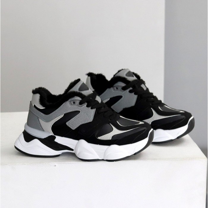 Кросівки жіночі еко-шкіра/еко-замша чорні зима на 35,36р